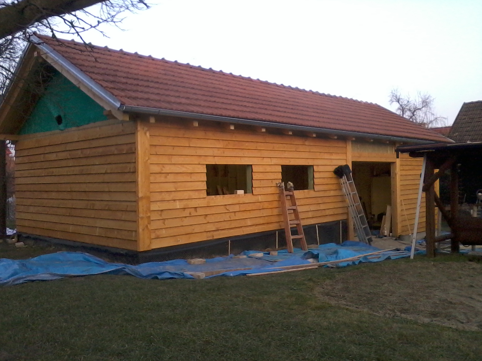 Domky, dílny a garáže